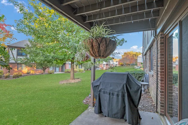 $299,900 | 1256 Plum Tree Court, Unit D1, Schaumburg, IL 60193