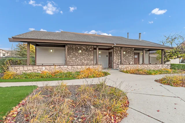 $299,900 | 1256 Plum Tree Court, Unit D1, Schaumburg, IL 60193