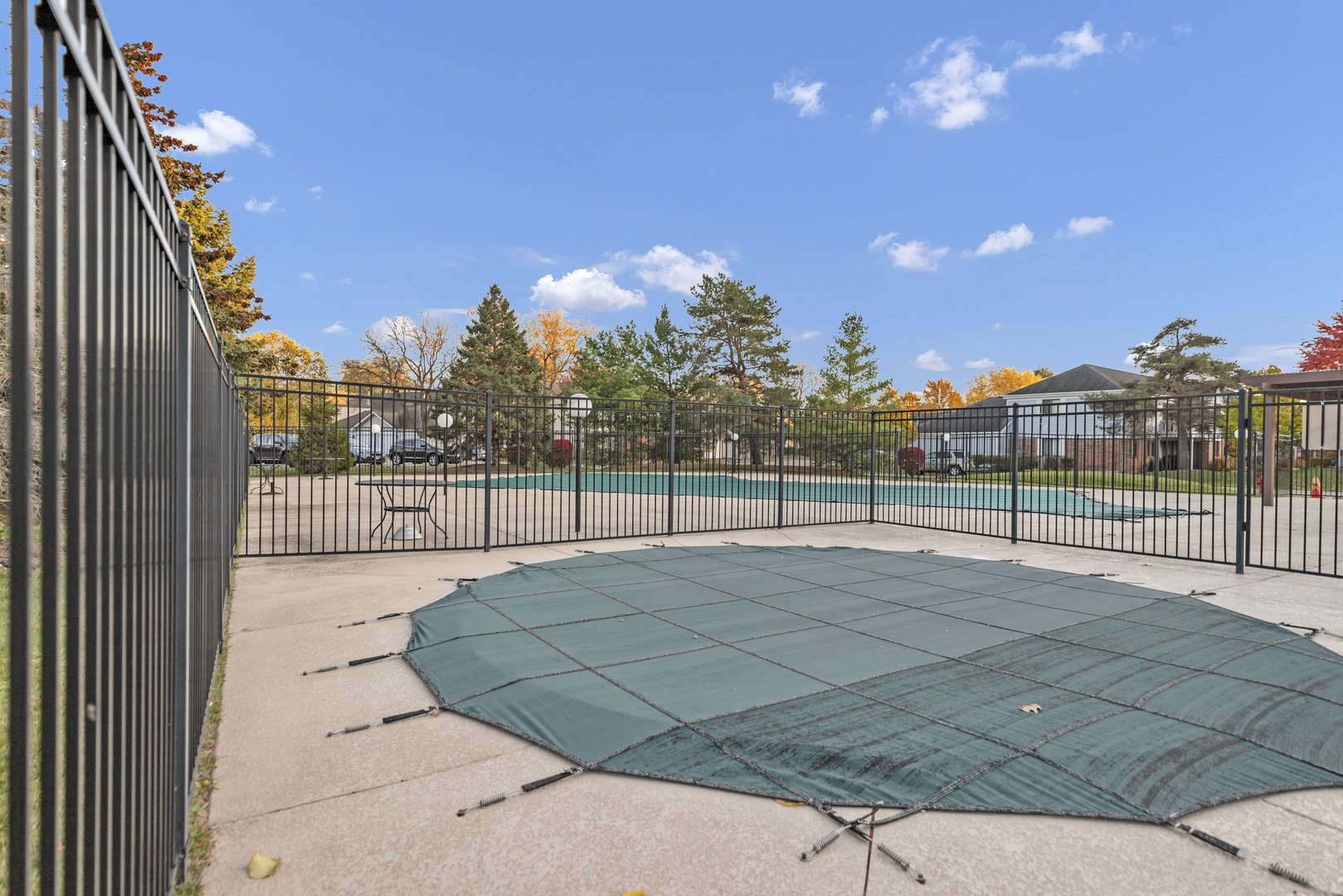 1256 Plum Tree Court, Unit D1 Schaumburg, IL 60193 - Photo 26 of 40 a view of a tennis court