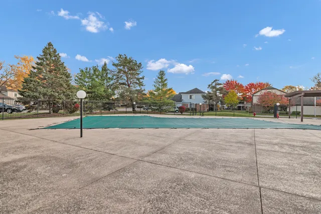 $299,900 | 1256 Plum Tree Court, Unit D1, Schaumburg, IL 60193