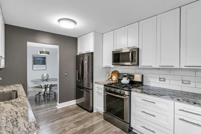 $299,900 | 1256 Plum Tree Court, Unit D1, Schaumburg, IL 60193