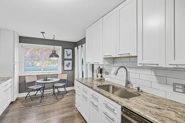 $299,900 | 1256 Plum Tree Court, Unit D1, Schaumburg, IL 60193