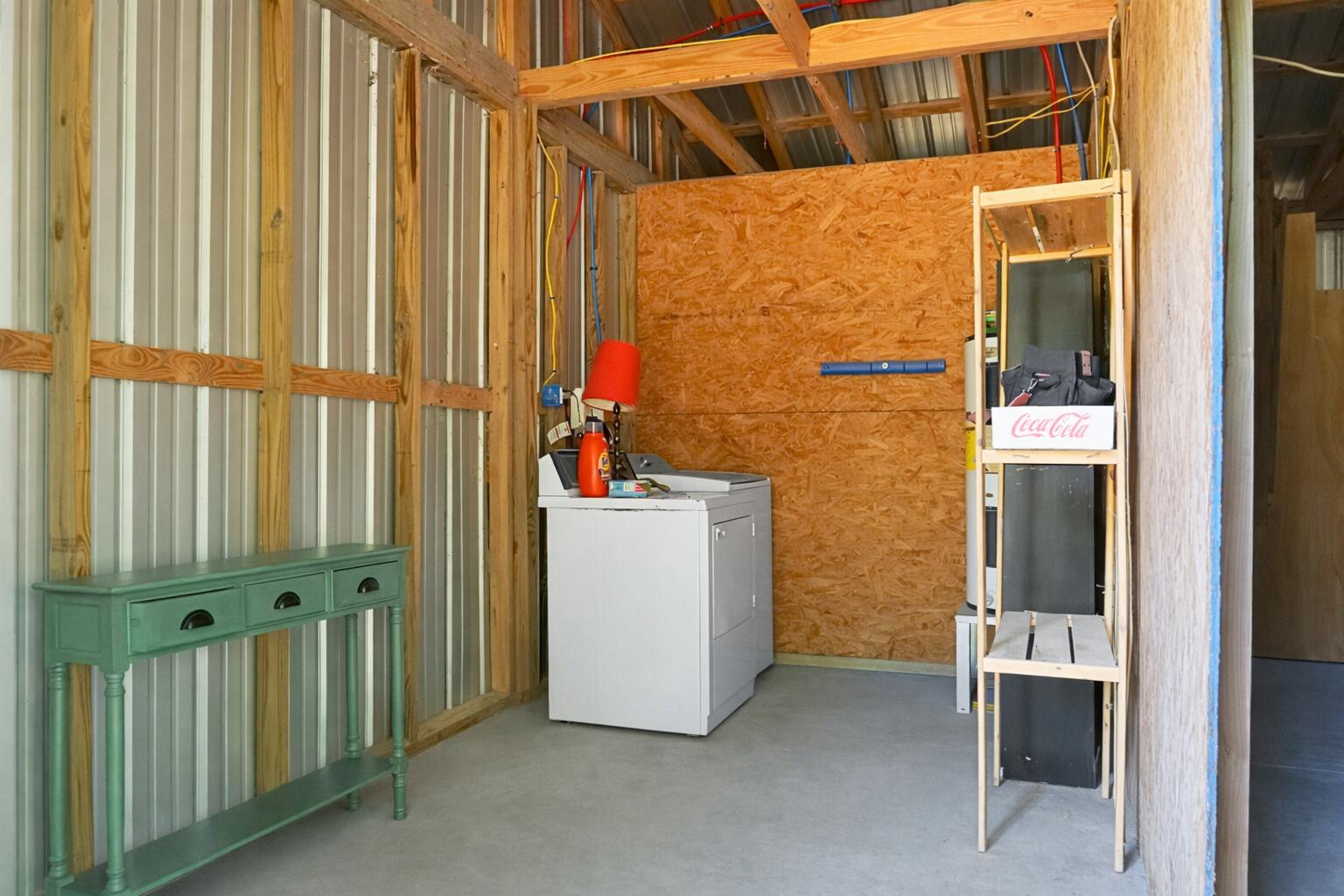 1307 Cooper Lane Summerton, SC 29148 - Photo 9 of 17 Laundry