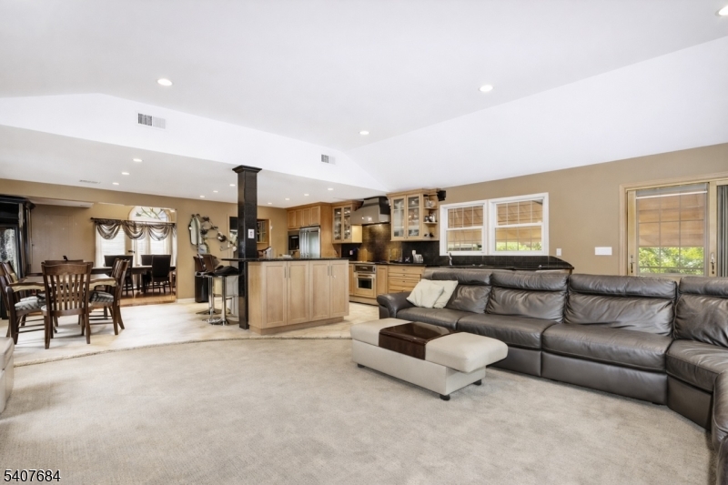 61 Carlisle Road Wayne, NJ 07470 - Photo 14 of 17