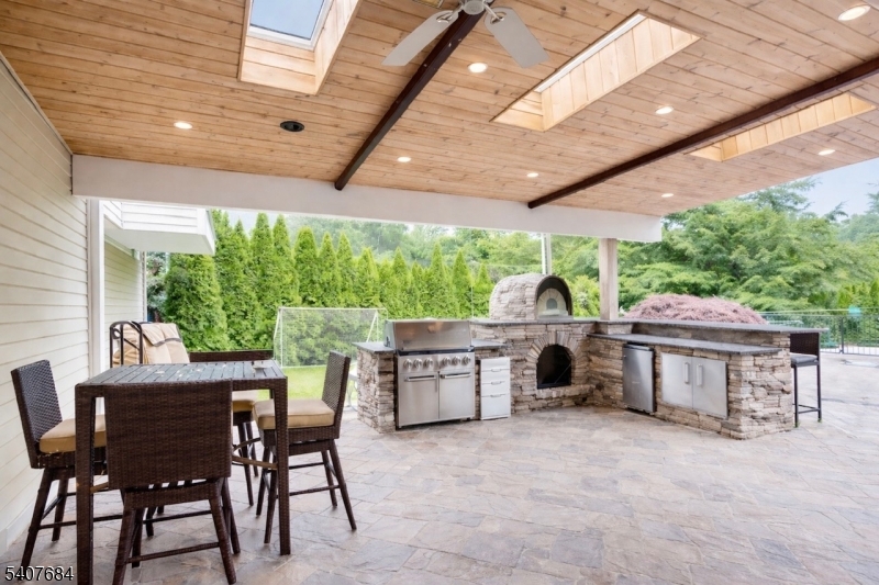 61 Carlisle Road Wayne, NJ 07470 - Photo 3 of 17