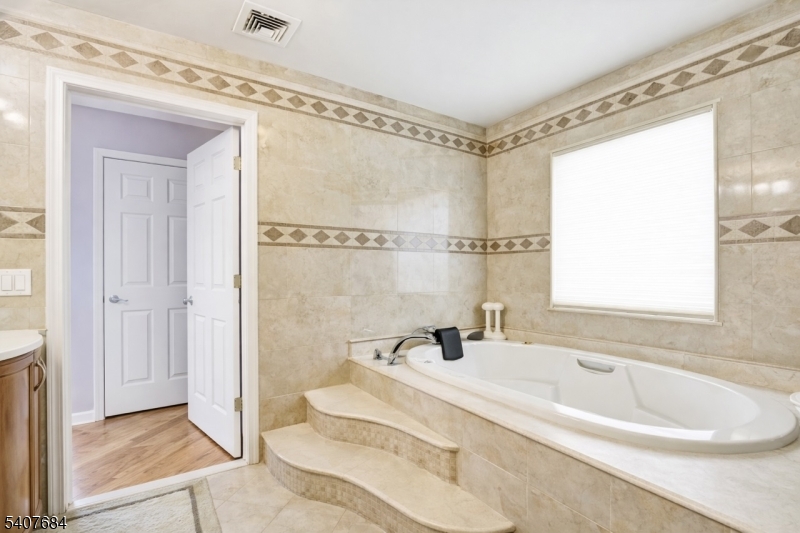 61 Carlisle Road Wayne, NJ 07470 - Photo 7 of 17