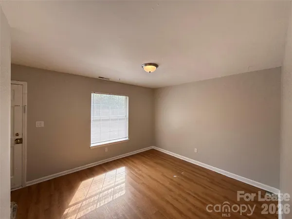 $1,195 | 409 Hawley Avenue, Unit 6, Belmont, NC 28012