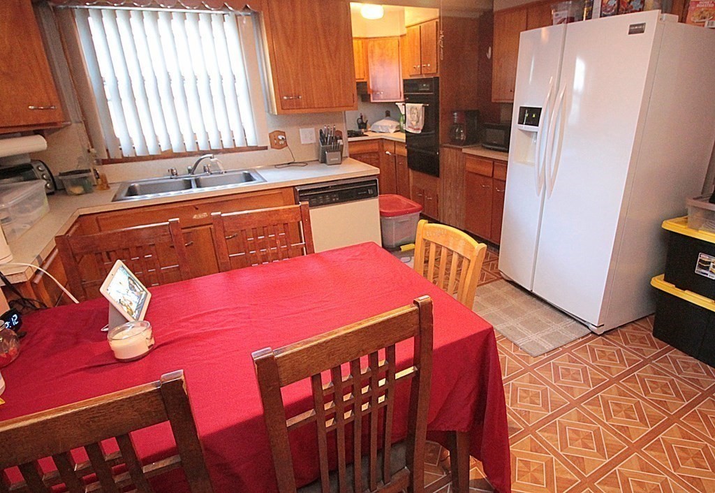 42 Fremont Street Springfield, MA 01105 - Photo 12 of 42 Gallery Image 12