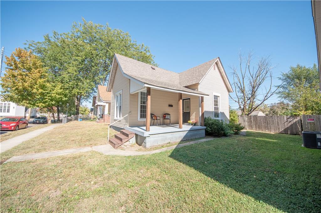 819 Reed Street Columbus, IN 47201 - Photo 2 of 18 Gallery Image 2