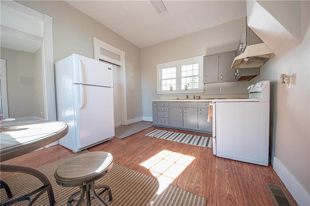 819 Reed Street Columbus, IN 47201 - Photo 6 of 18 Gallery Image 6