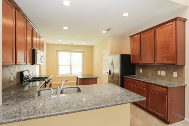 $2,280 | 11023 Heartland Grove Drive, Richmond, TX 77406