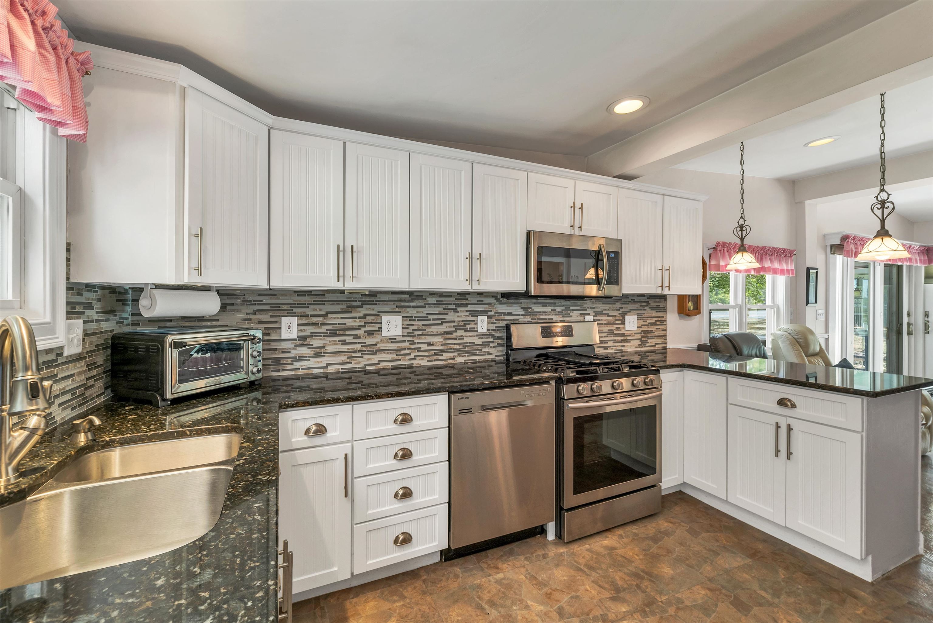 27 Collette Drive Hampstead, NH 03841 - Photo 14 of 41