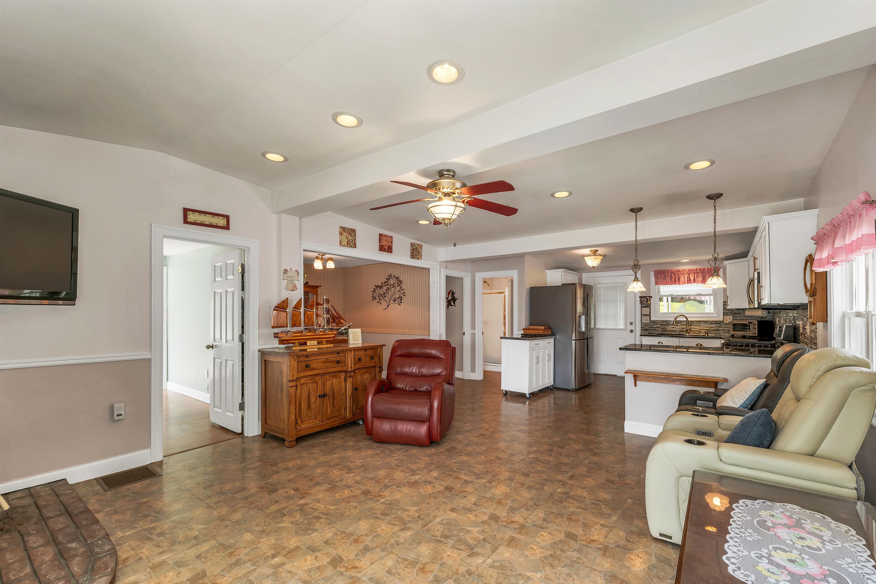 27 Collette Drive Hampstead, NH 03841 - Photo 21 of 41