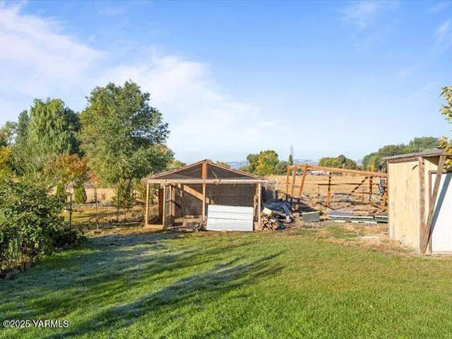 a view of a lake with houses