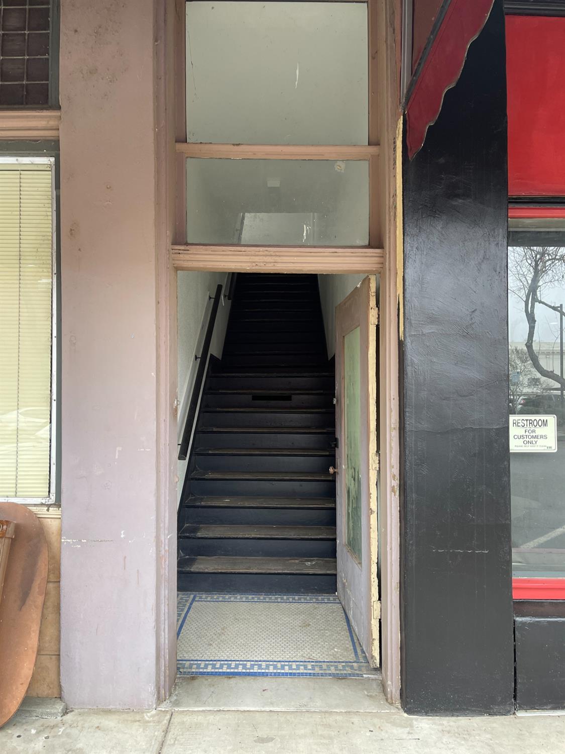 217 5th Street, Unit C Colusa, CA 95932 - Photo 13 of 13 a view of entryway
