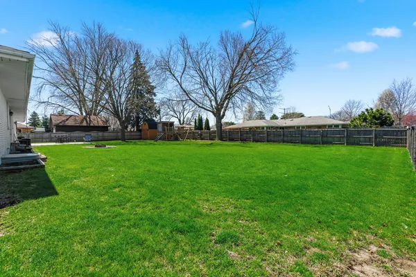 $389,900 | 3311 Pinecrest Drive, Joliet, IL 60435
