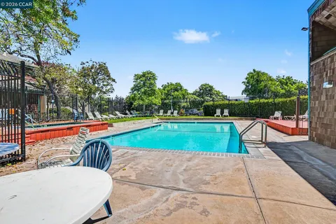 $1,149,000 | 210 Carob Lane, Alameda, CA 94502