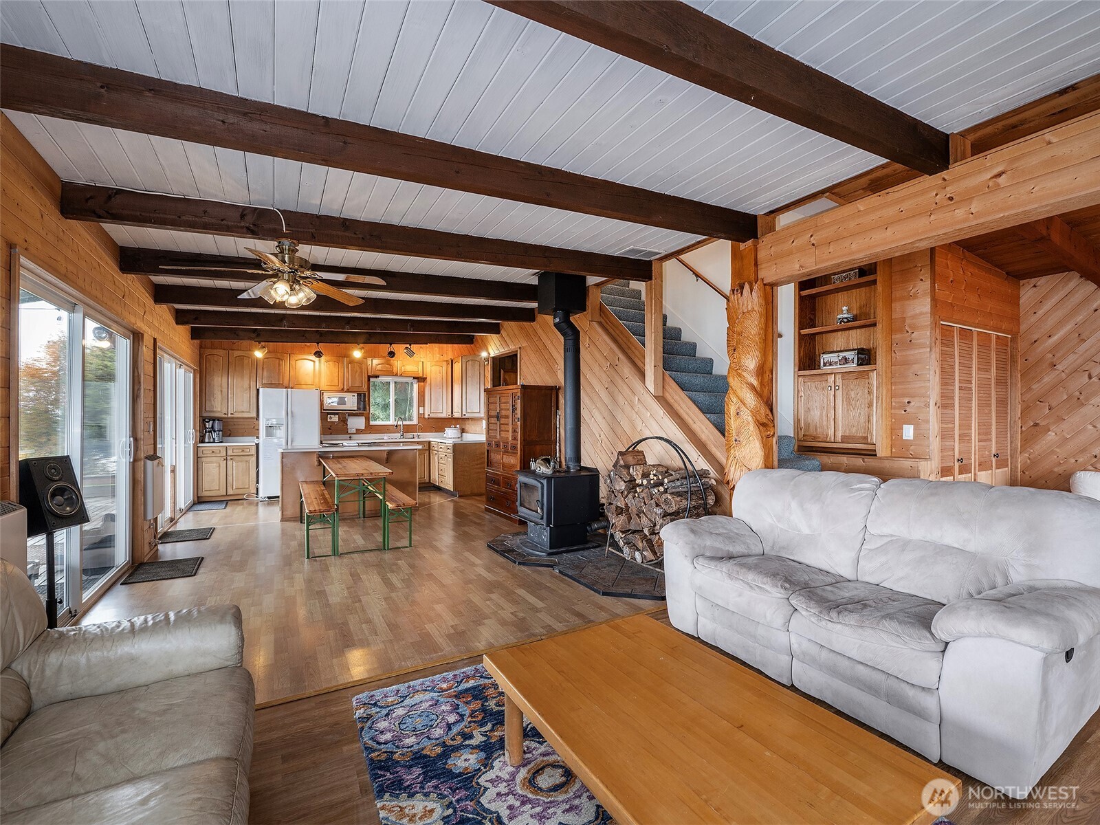 26 E Port Everett, WA 98201 - Photo 12 of 33 a living room with furniture and a large window