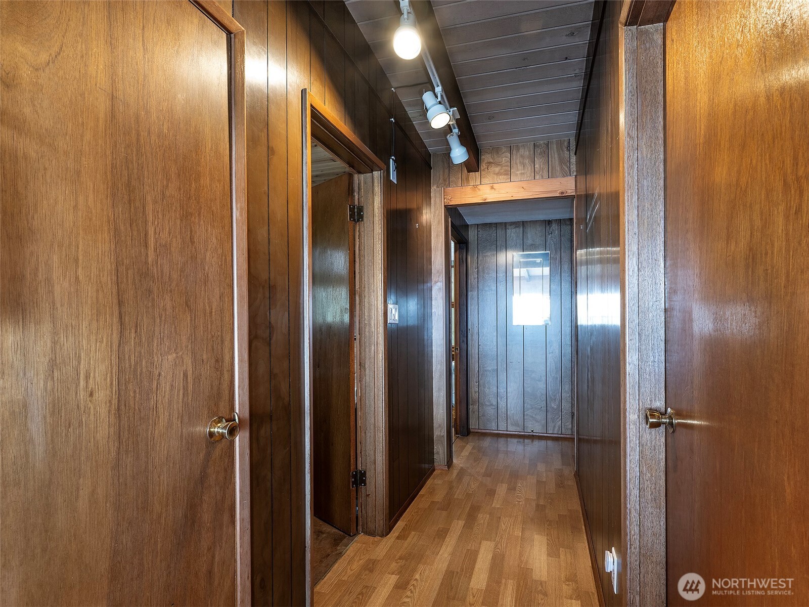 26 E Port Everett, WA 98201 - Photo 16 of 33 a view of gallery