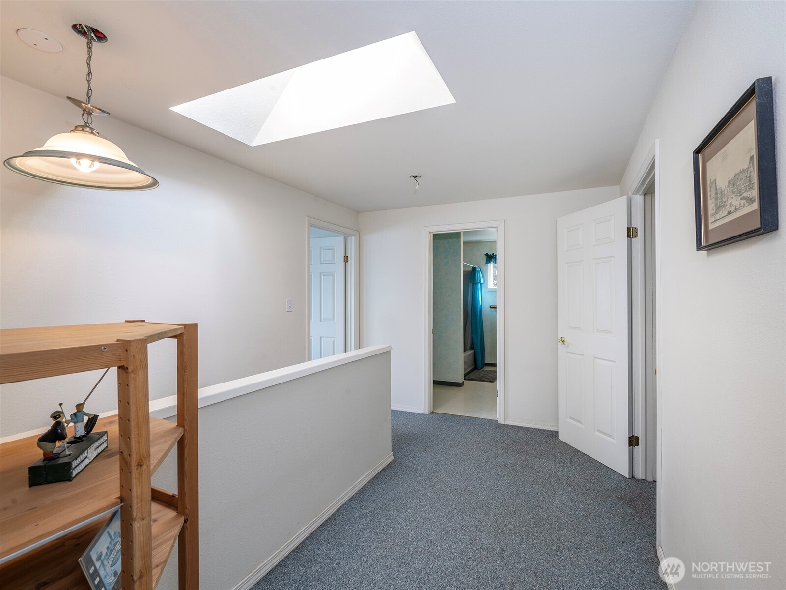 26 E Port Everett, WA 98201 - Photo 22 of 33 a view of an empty room with a window