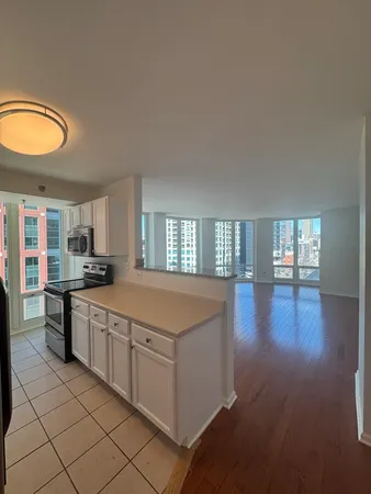 $3,800 | 345 North LaSalle Drive, Unit 801, Chicago, IL 60654