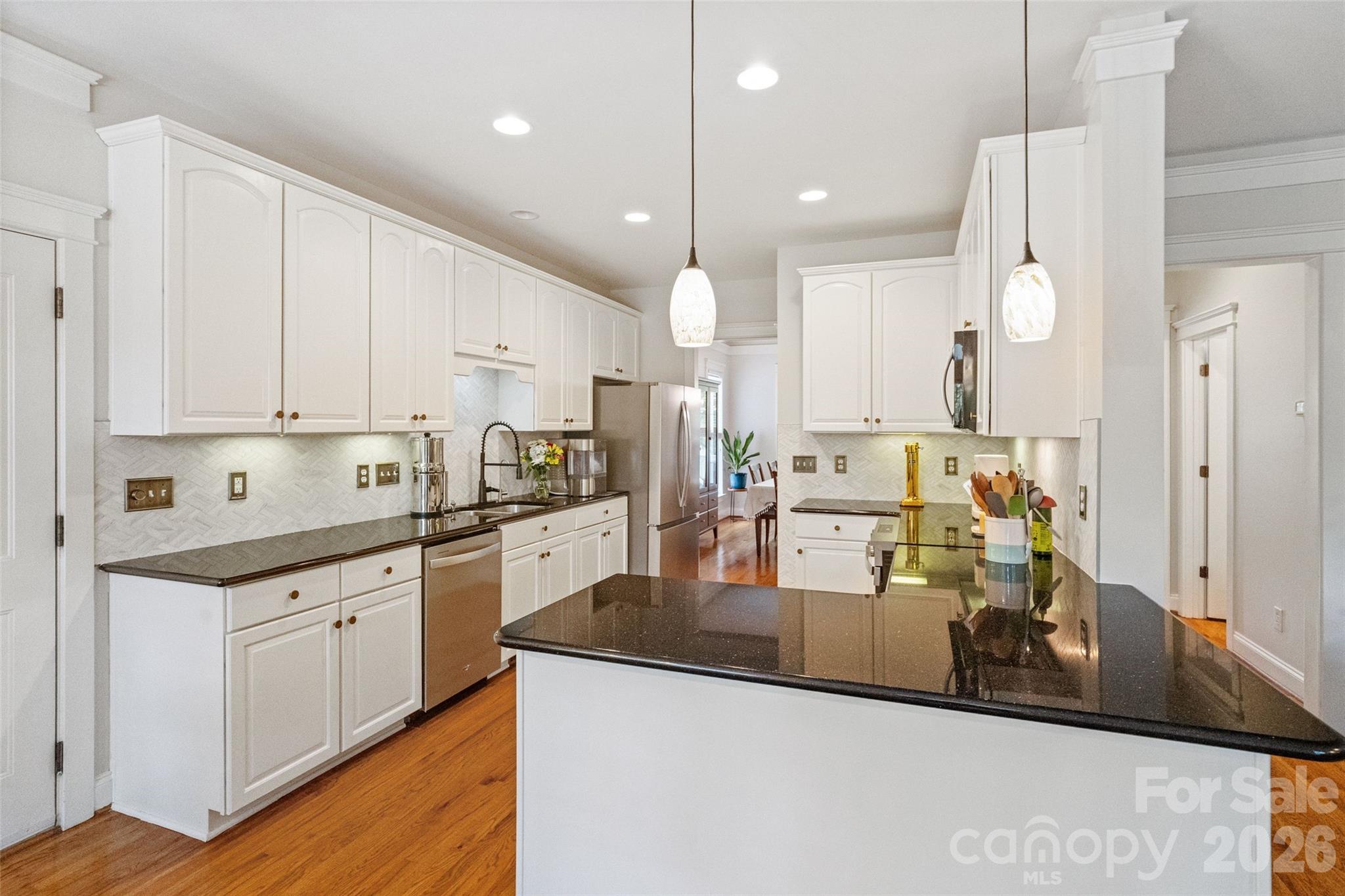 411 Shoreline Parkway Tega Cay, SC 29708 - Photo 13 of 47