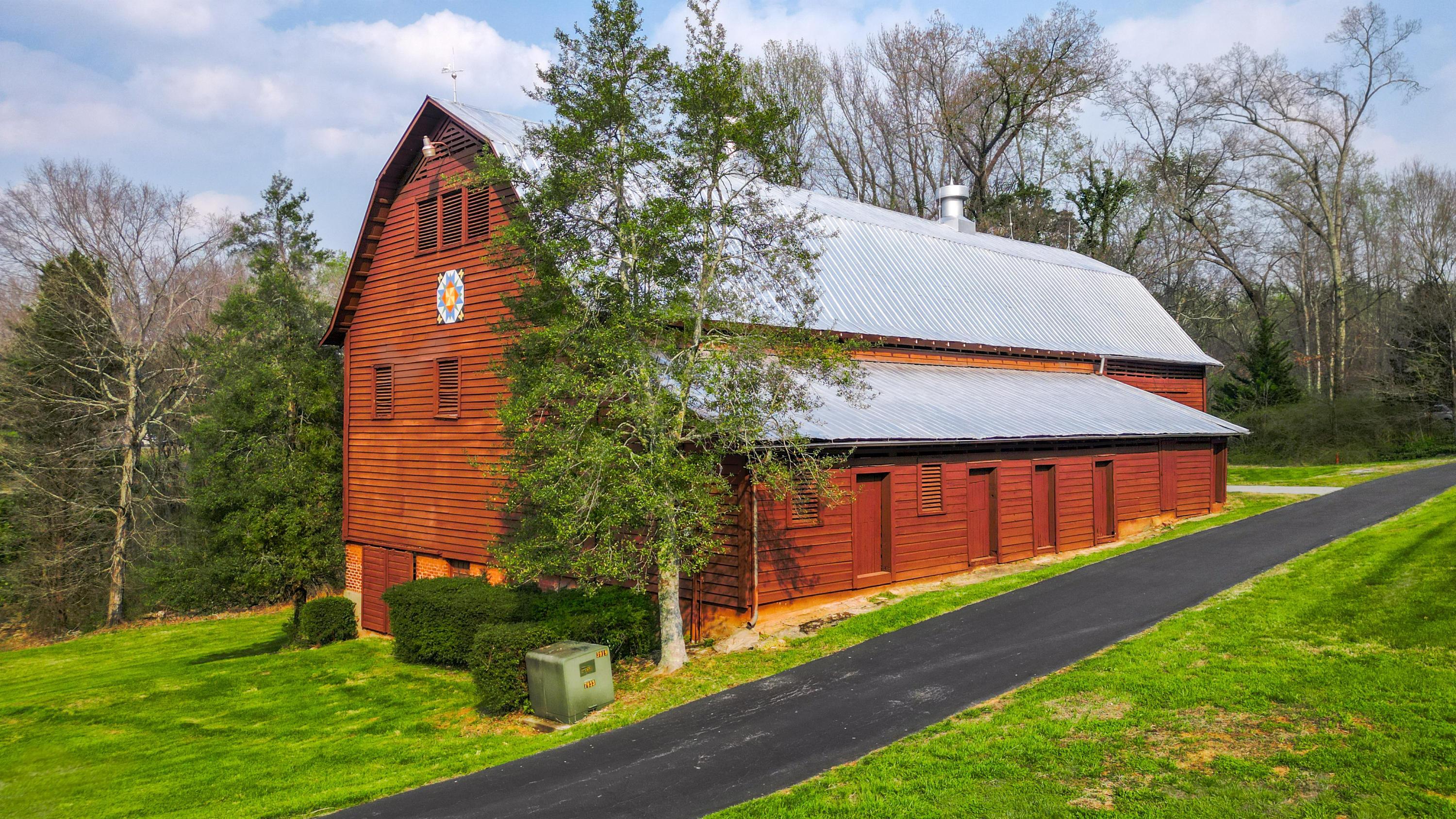 1025 Cedar Springs Road Athens, TN 37303 - Photo 15 of 103 Barn