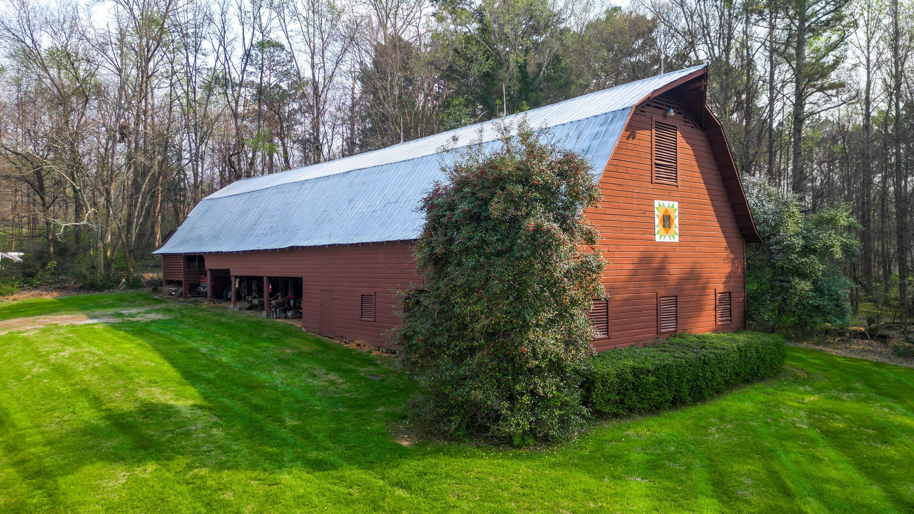 1025 Cedar Springs Road Athens, TN 37303 - Photo 16 of 103 Barn