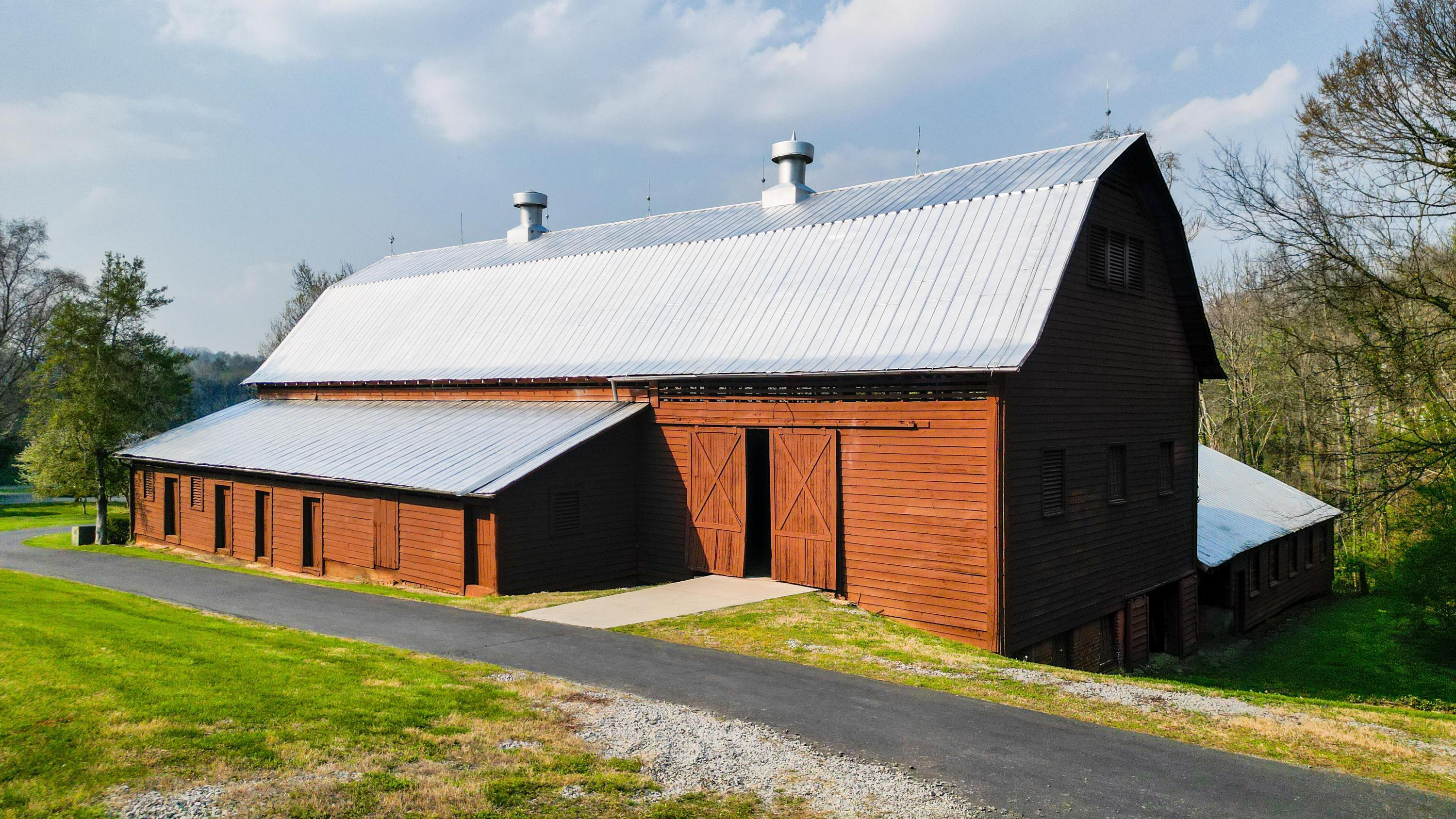 1025 Cedar Springs Road Athens, TN 37303 - Photo 17 of 103 Barn