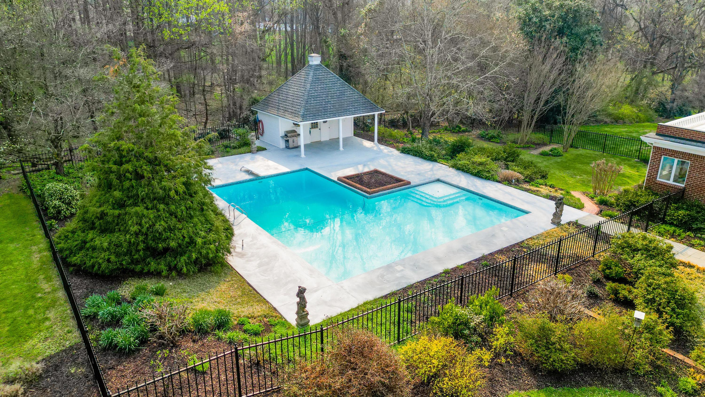 1025 Cedar Springs Road Athens, TN 37303 - Photo 19 of 103 Pool