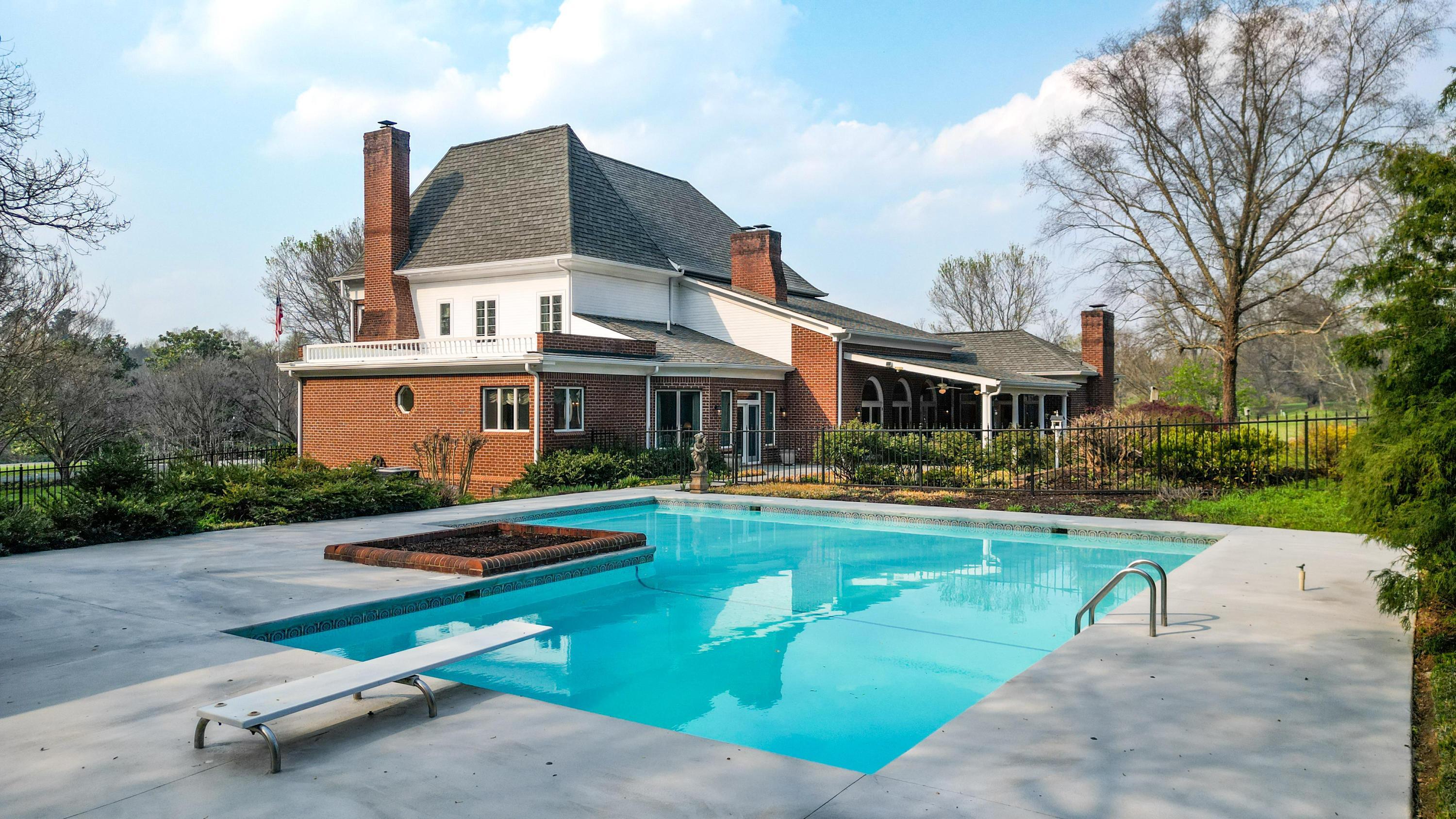 1025 Cedar Springs Road Athens, TN 37303 - Photo 22 of 103 Pool