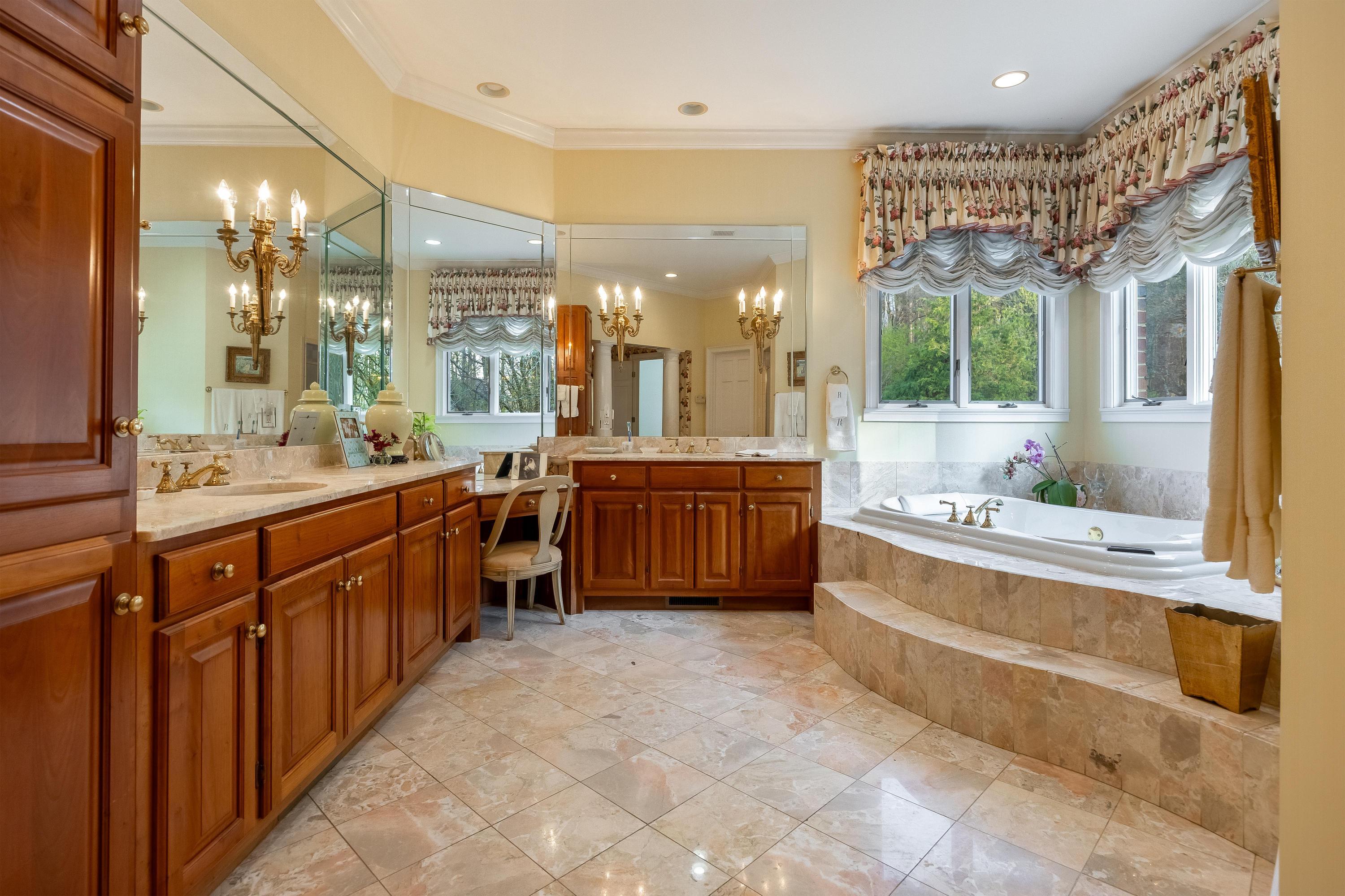 1025 Cedar Springs Road Athens, TN 37303 - Photo 66 of 103 Primary bathroom