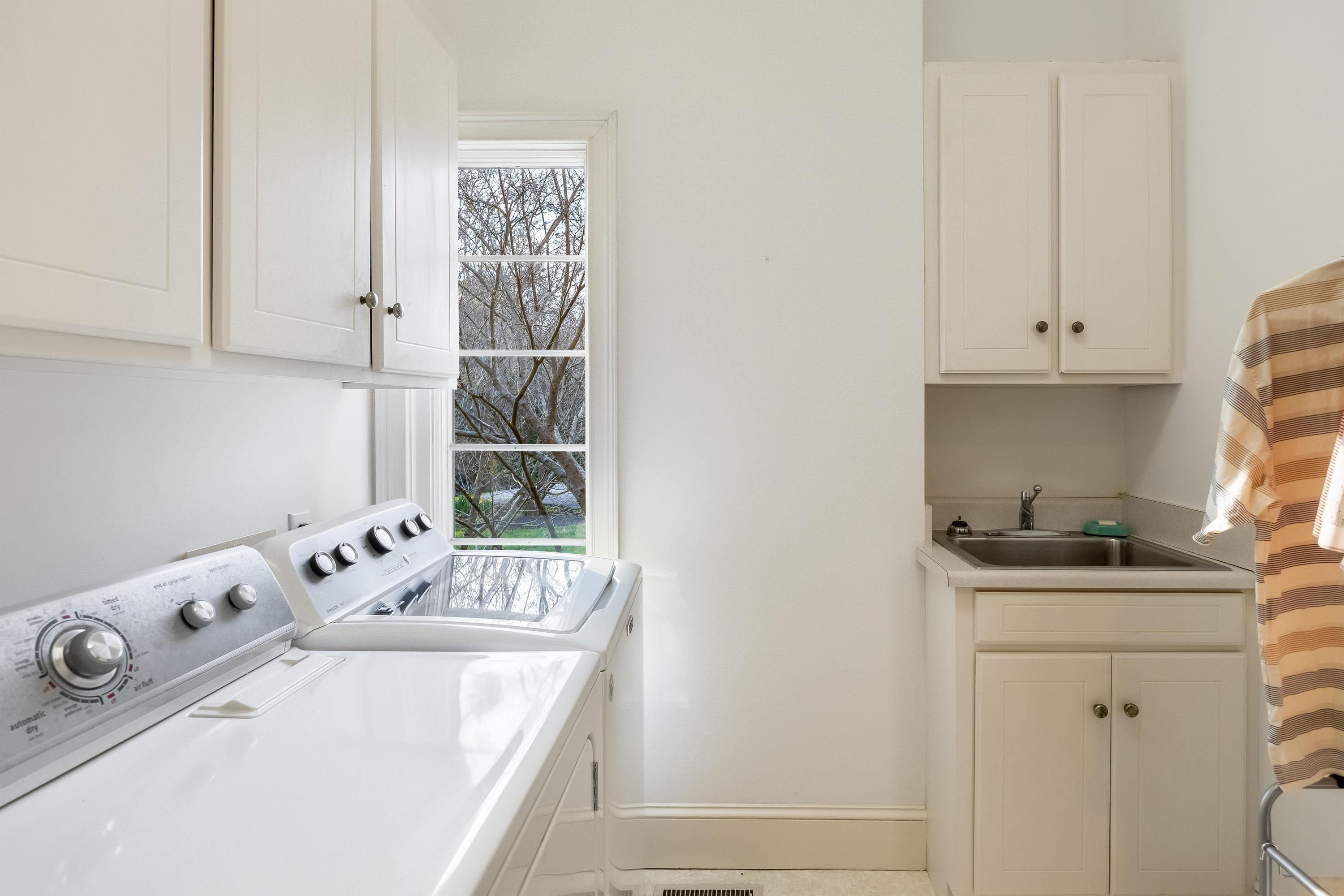 1025 Cedar Springs Road Athens, TN 37303 - Photo 71 of 103 Laundry room