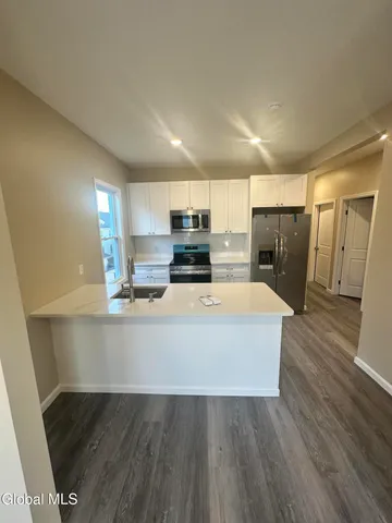 $1,700 | 22 Wilson Avenue, Unit 2, Amsterdam, NY 12010