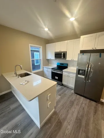 $1,700 | 22 Wilson Avenue, Unit 2, Amsterdam, NY 12010