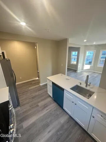 $1,700 | 22 Wilson Avenue, Unit 2, Amsterdam, NY 12010