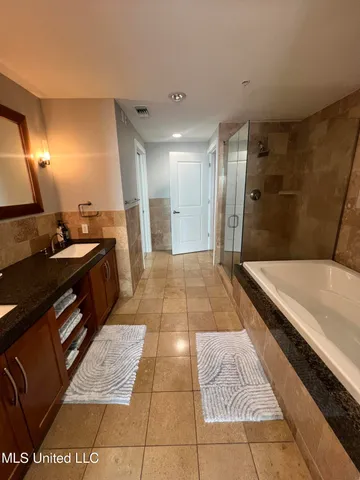 $3,500 | 2060 Beach Boulevard, Unit 804, Biloxi, MS 39531