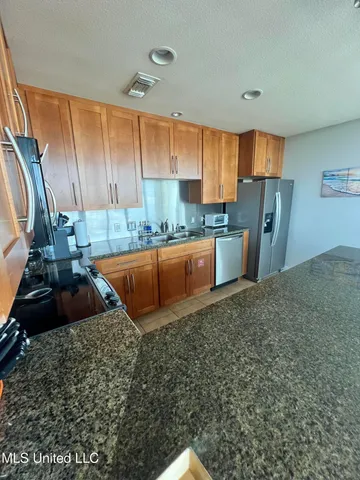 $3,500 | 2060 Beach Boulevard, Unit 804, Biloxi, MS 39531