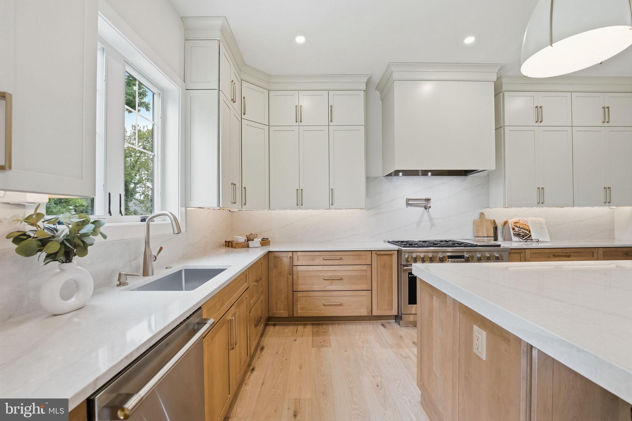 1945 Leonard Road Falls Church, VA 22043 - Photo 24 of 95