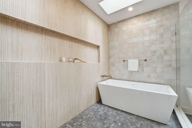 $2,195,000 | 1945 Leonard Road, Falls Church, VA 22043