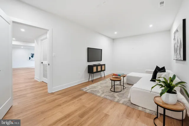 $2,195,000 | 1945 Leonard Road, Falls Church, VA 22043