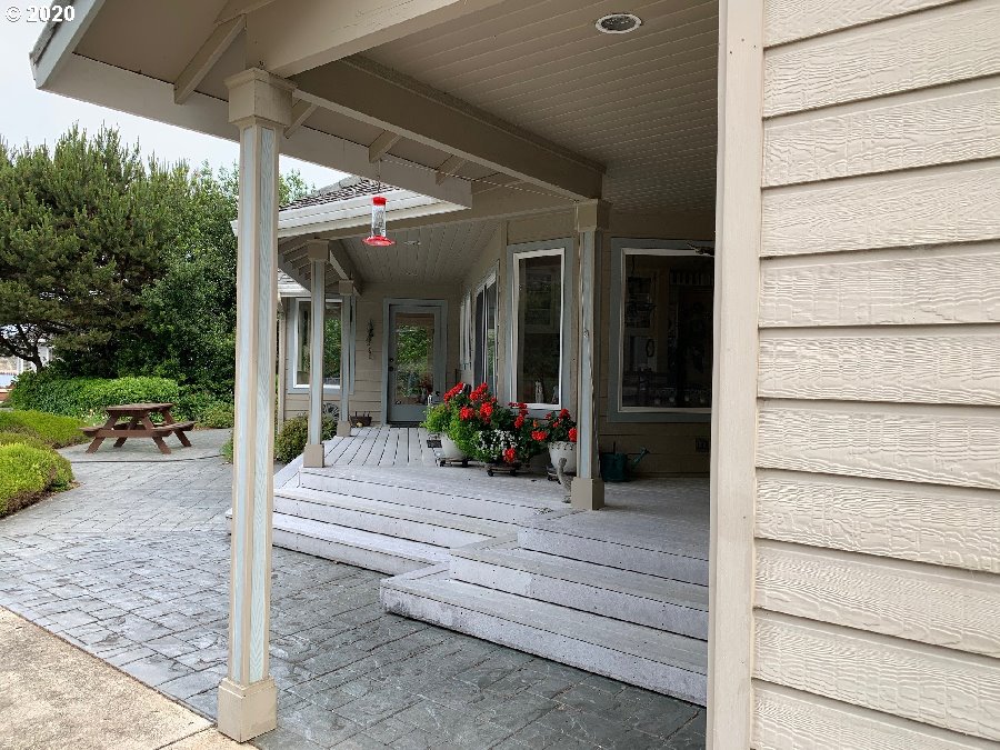 911 Rhododendron Drive Florence, OR 97439 - Photo 3 of 31 Gallery Image 3