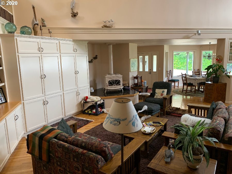911 Rhododendron Drive Florence, OR 97439 - Photo 6 of 31 Gallery Image 6