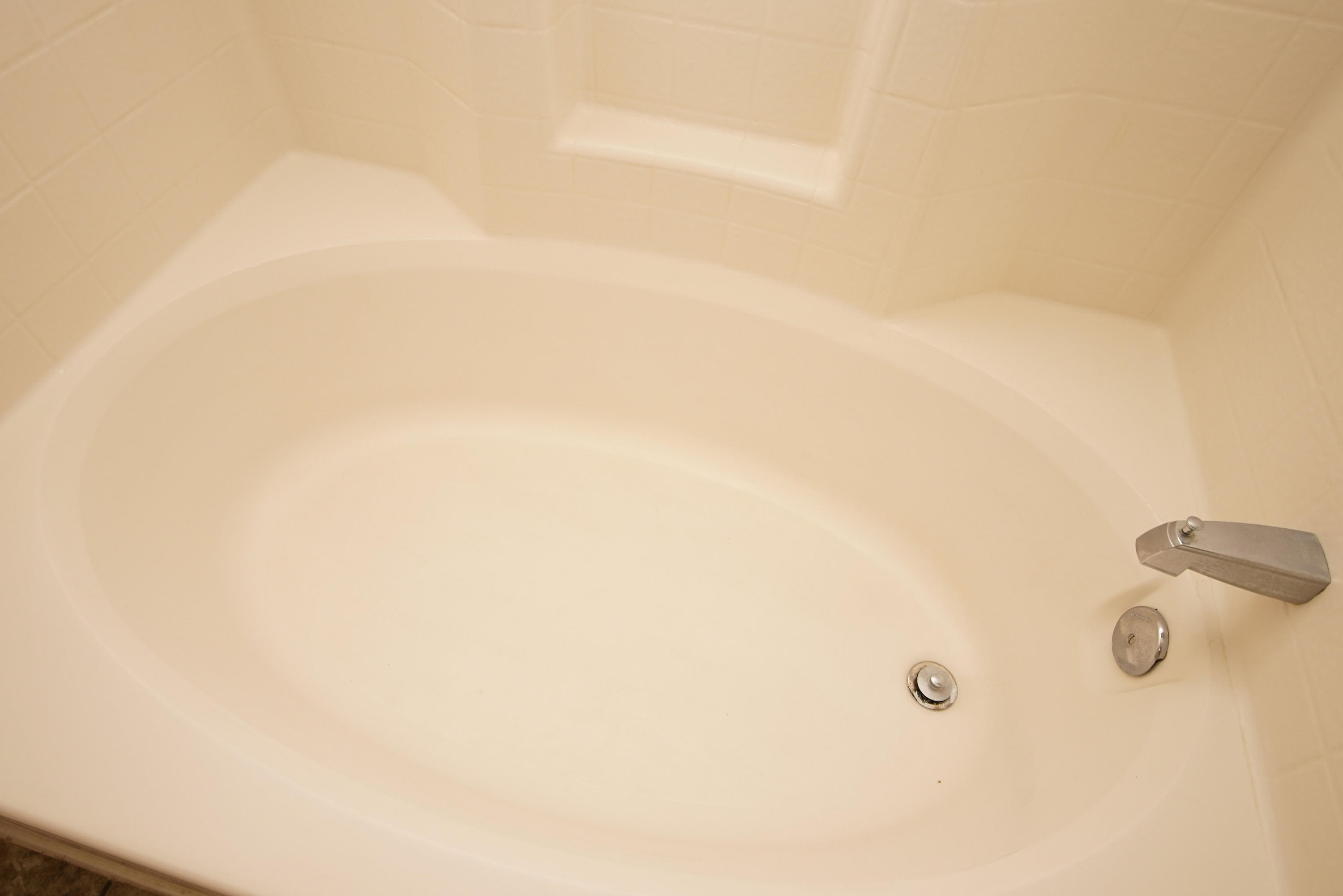 236 Limestone Circle Crestview, FL 32539 - Photo 17 of 32 236LimestoneMasterTub