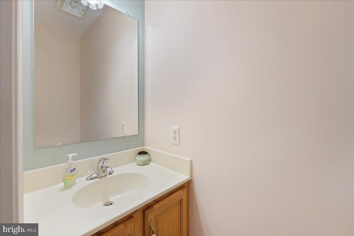 609 Lees Bridge Road Nottingham, PA 19362 - Photo 20 of 48 Main Floor Half Bath