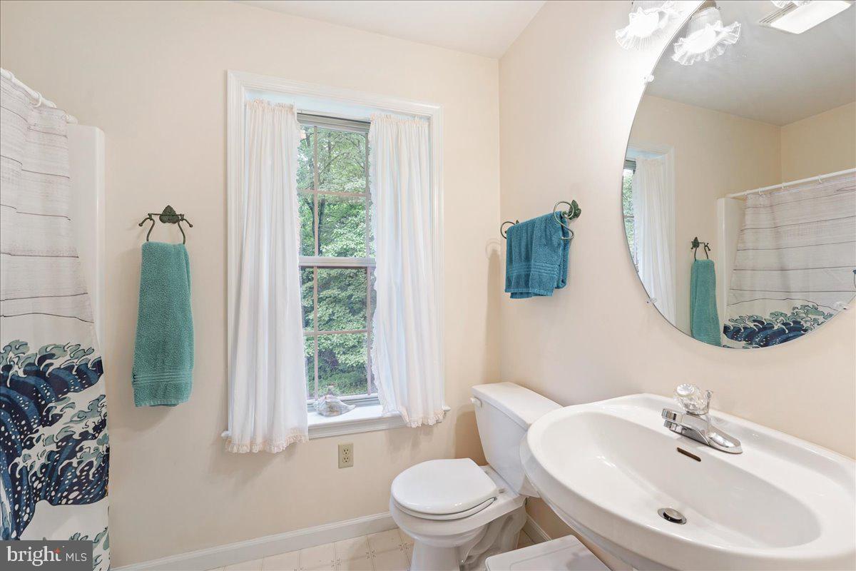 609 Lees Bridge Road Nottingham, PA 19362 - Photo 34 of 48 2nd Full Bathroom