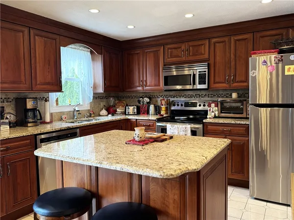 $569,900 | 53 Bicentennial Way, North Providence, RI 02911