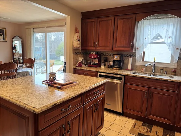 $569,900 | 53 Bicentennial Way, North Providence, RI 02911