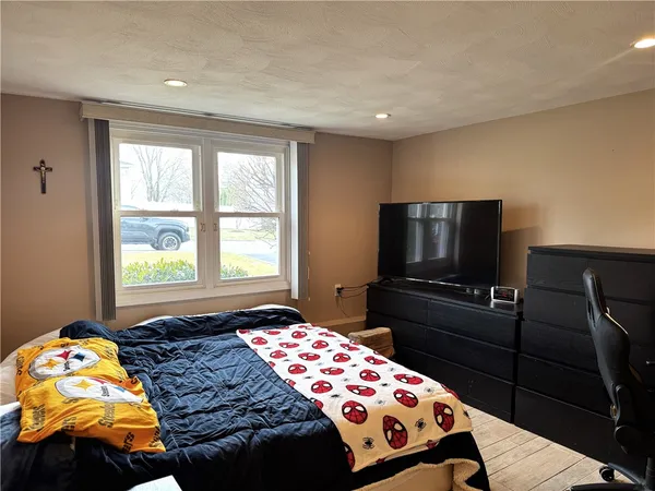 $569,900 | 53 Bicentennial Way, North Providence, RI 02911