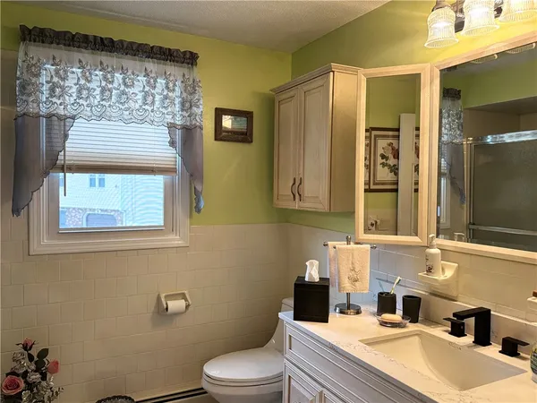 $569,900 | 53 Bicentennial Way, North Providence, RI 02911